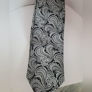 ZIANETTI ITALIAN SILK COLLECTION Mens Silk Tie Gray Black Paisley